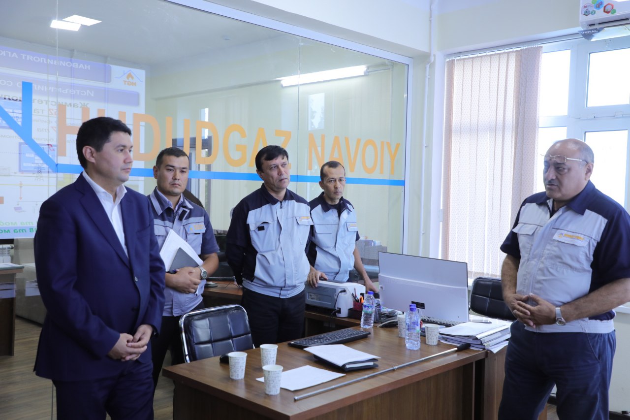 Ишчи гуруҳи вакиллари “HUDUDGAZ NAVOIY” газ таъминоти филиали фаолиятини ўрганди