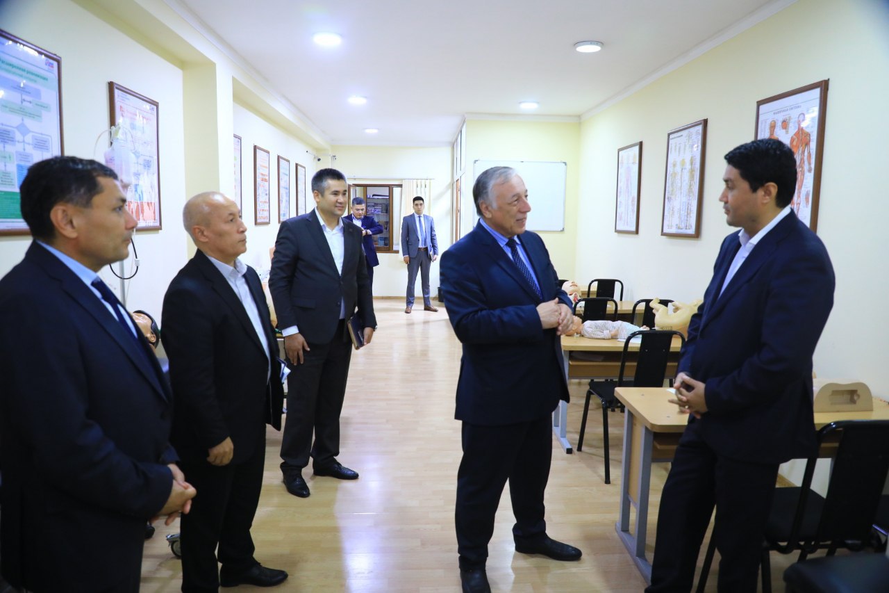 Андижон вилоятида “Коррупциясиз соҳа” лойиҳаси ижроси ҳамда давлат хизматлари кўрсатишда коррупциянинг олдини олиш борасидаги ишлар ўрганилди 